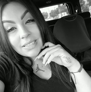 Meet your Posher, Lia